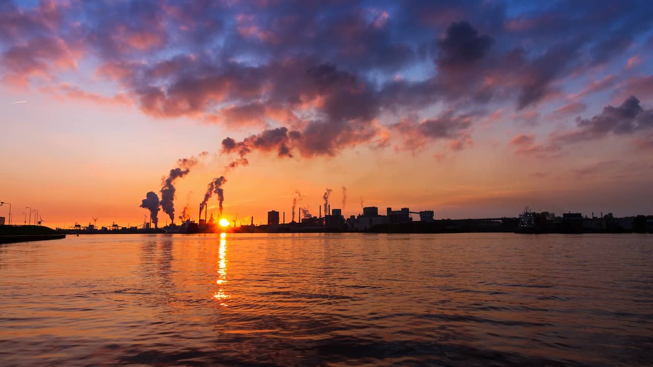 Greenhouse Gas Emissions Fall as Dutch Economy Grows |  Economy