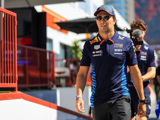 Pérez en Sainz gefrustreerd na crash in Bakoe: 'Een drama voor ons allebei'