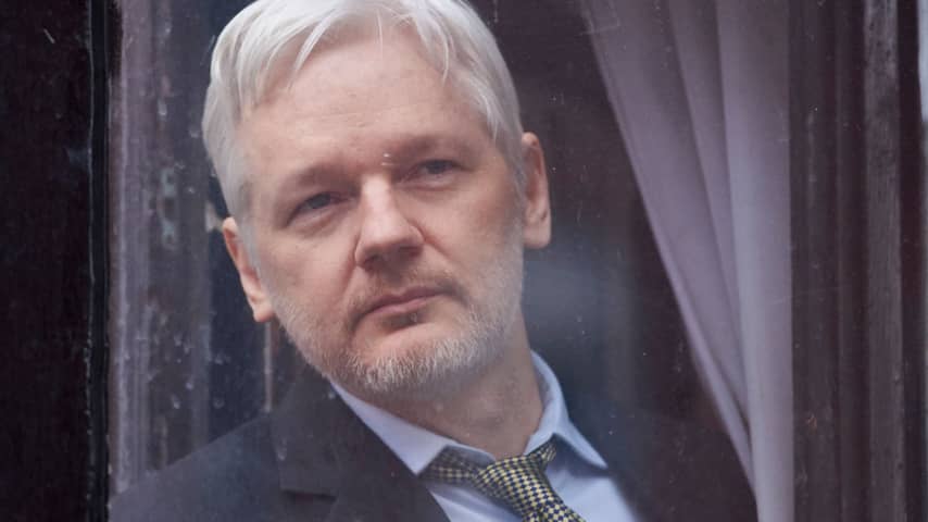 Twitter-account Julian Assange om onbekende reden even verdwenen