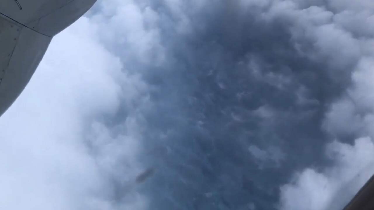 Beeld uit video: Wetenschappers filmen oog van orkaan Lane