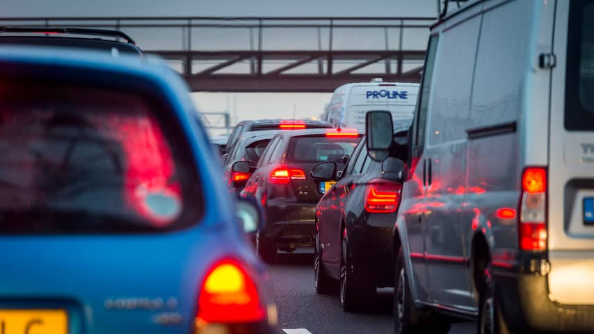 Rijkswaterstaat adviseert Rotterdam te mijden vanwege verkeersinfarct
