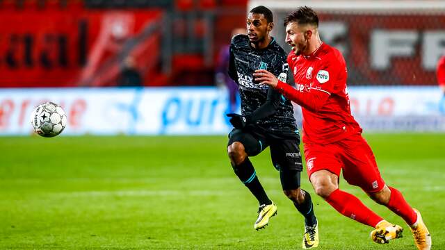 Halil Dervisoglu in het shirt van FC Twente.