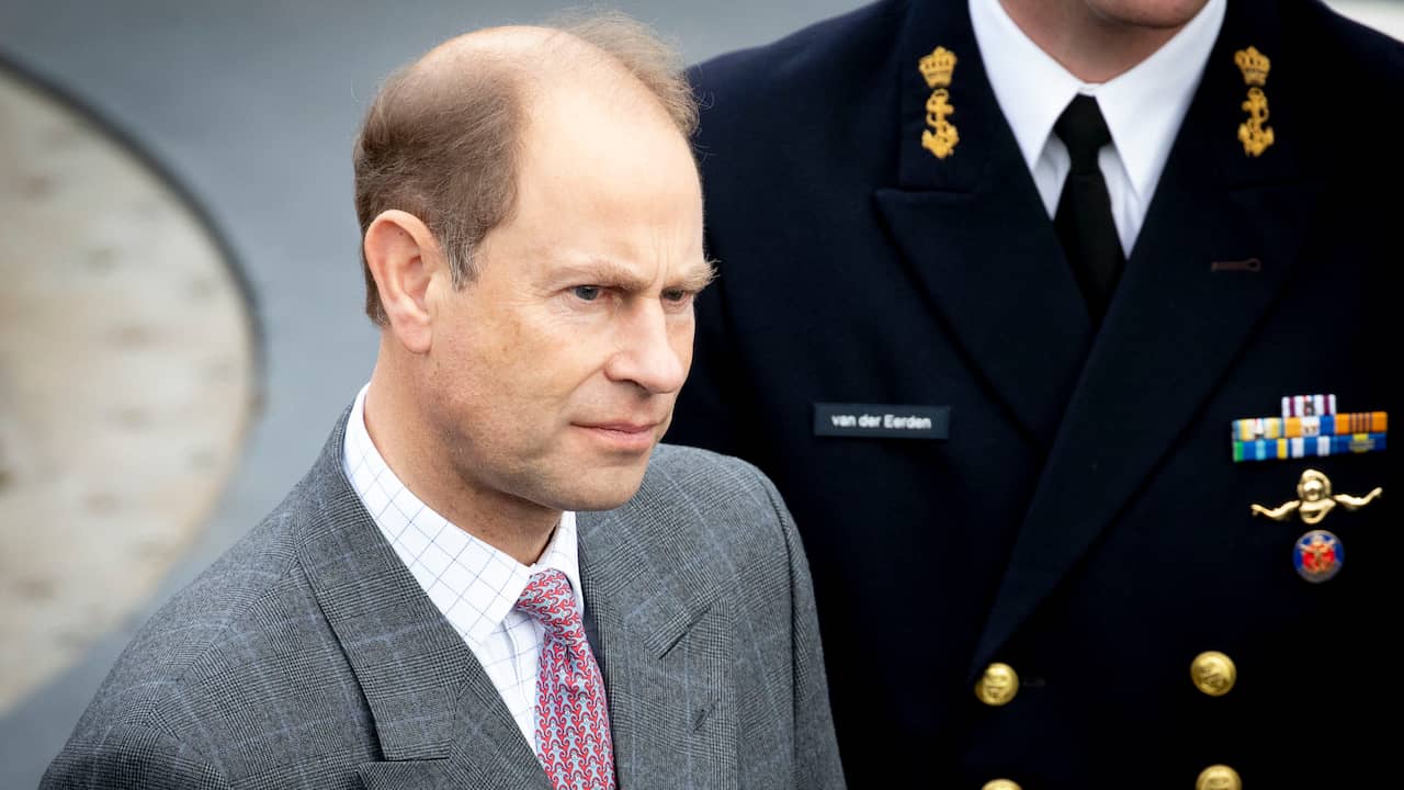 La principessa Anna e il principe Edoardo hanno permesso di sostituire il re Carlo |  famiglia reale