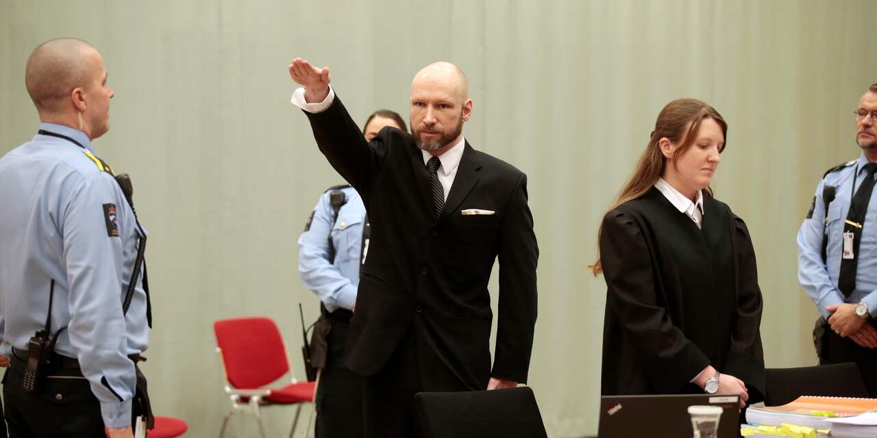Anders Breivik brengt opnieuw Hitlergroet in rechtszaal