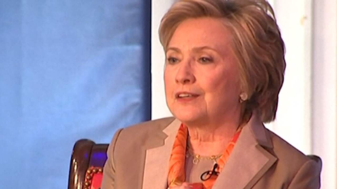 Clinton wijst Poetin aan als schuldige verlies verkiezingen