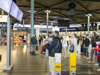 Treinen Rijden Weer Van En Naar Schiphol, Herstel Bovenleiding Duurde ...