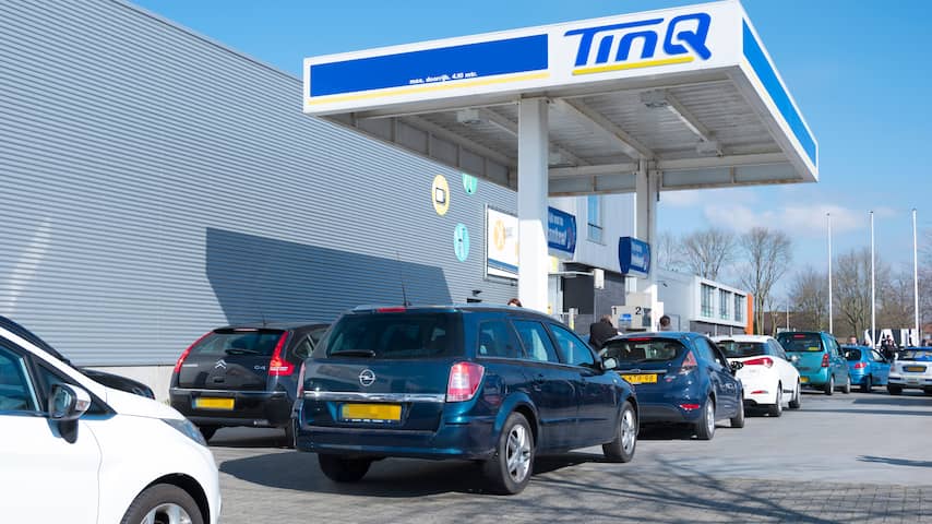 Nederlanders tanken steeds meer benzine, dieselgebruik wel gedaald
