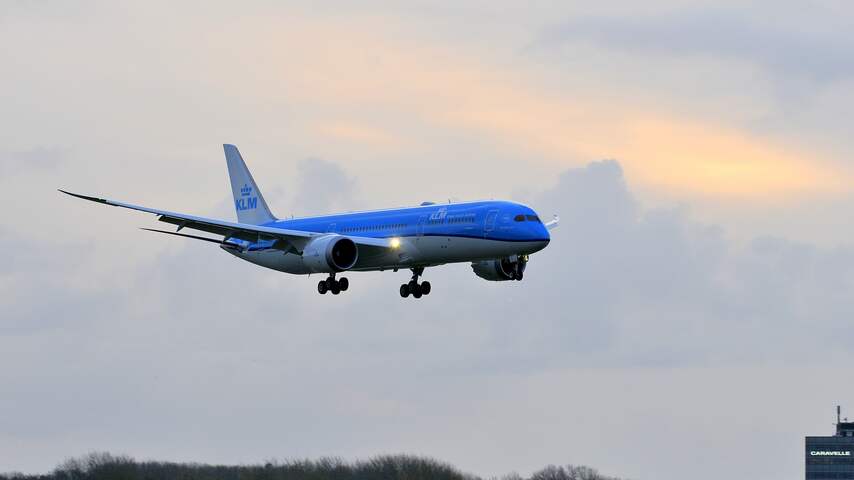 KLM Boeing 7879 aankomst op Schiphol