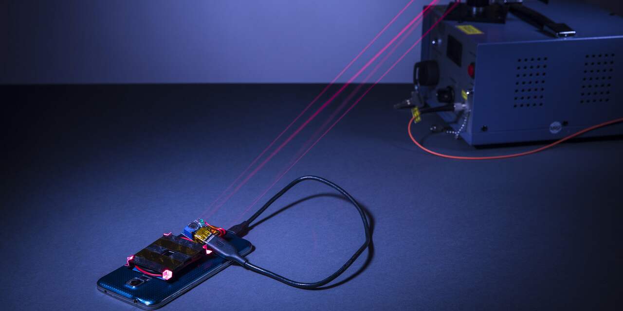 Onderzoekers laden smartphone op met laserstraal