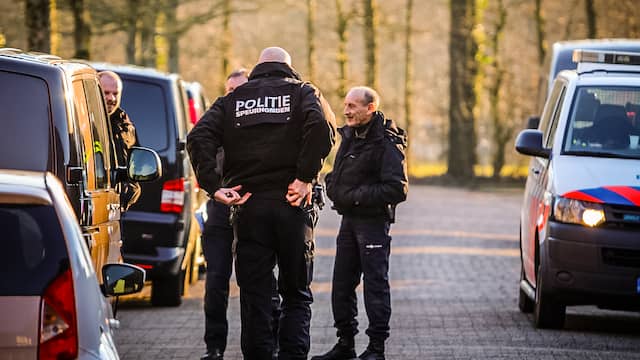 Politieonderzoek bij het clubhuis van motorclub No Surrender in het Zeeuwse Clinge.