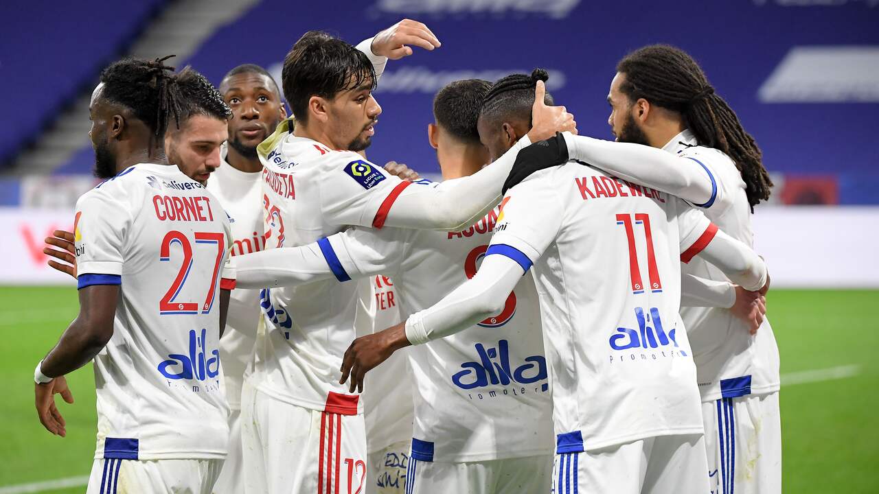 Olympique Lyon viert de 3-0 tegen FC Nantes.