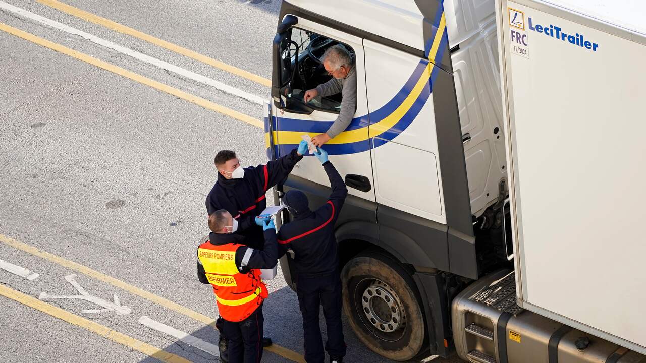 Fifteen thousand truck drivers in Dover have now been tested for corona |  NOW