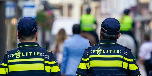 Drie demonstranten Viruswaarheid nog vast na protest op Plein Den Haag | NU - Het laatste nieuws ...