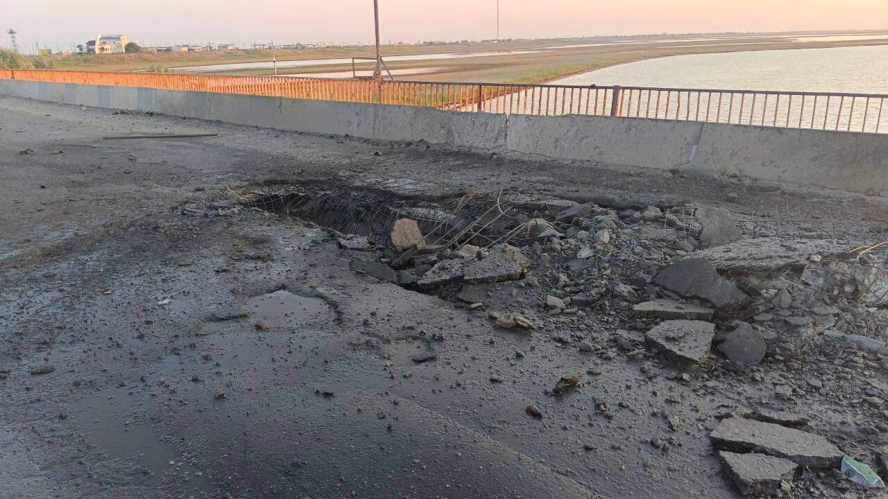 Un importante ponte che collega la terraferma ucraina con la Crimea è stato danneggiato |  La guerra in Ucraina