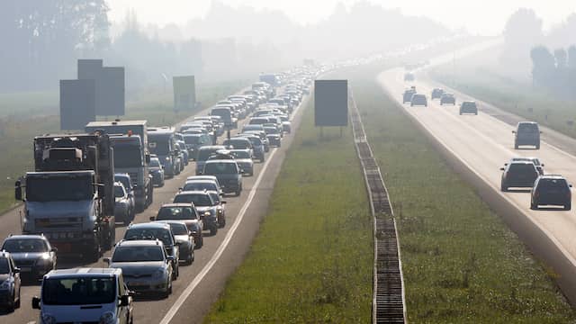 A58 kort afgesloten na ongeval met meerdere autos bij Breda. A58 kort afgesloten na ongeval met meerdere autos bij Breda.