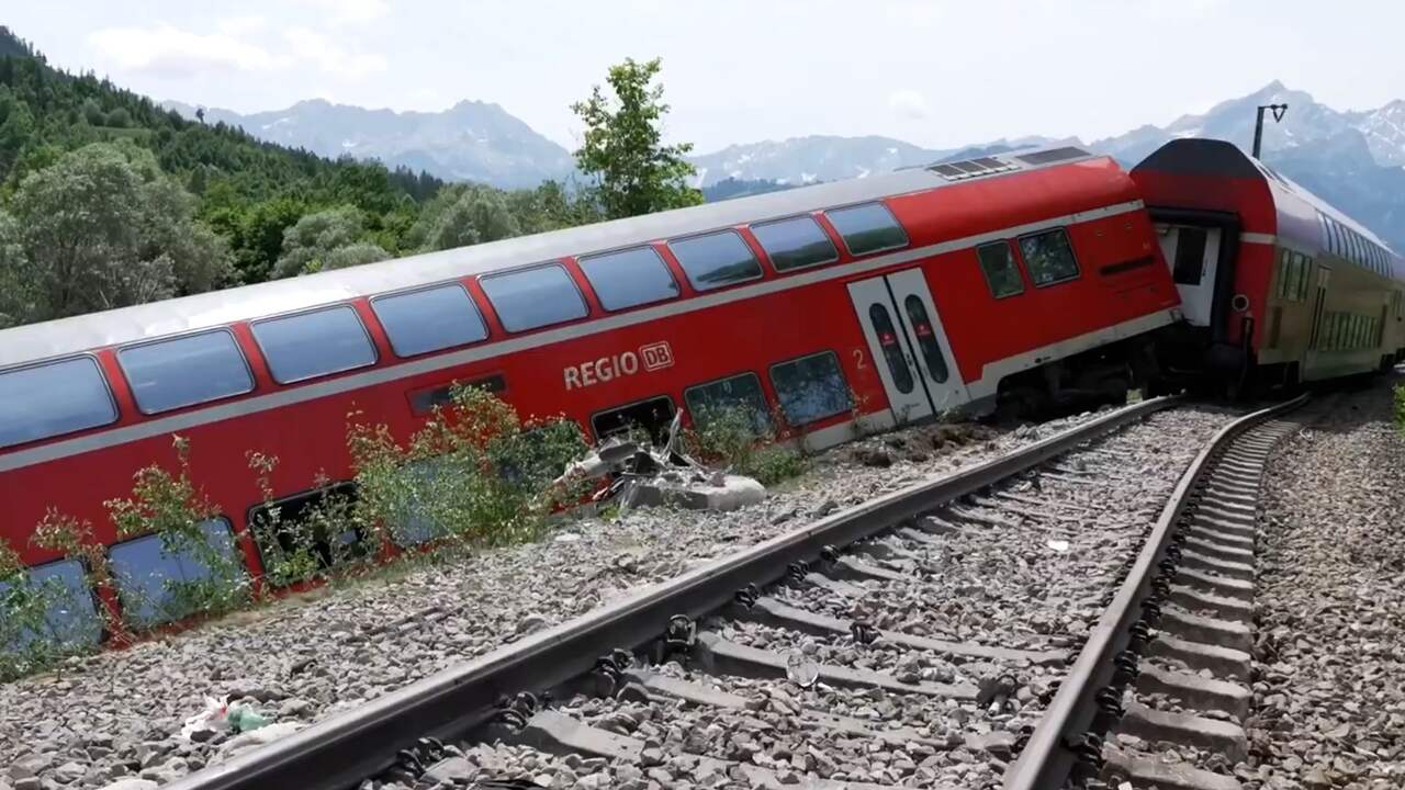 Beeld uit video: Ravage na dodelijke treinontsporing in Duitsland