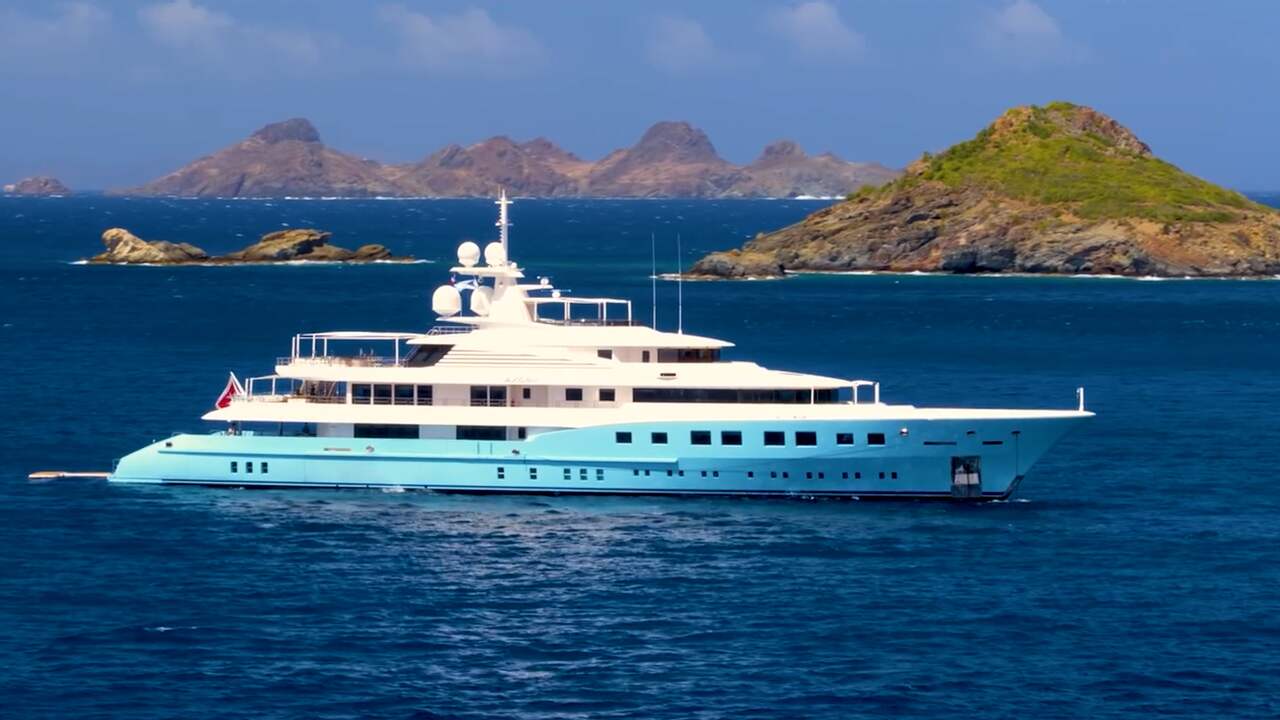 Beeld uit video: Dit Russische megajacht is geveild voor 39 miljoen euro