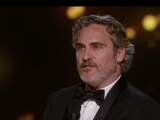 Joaquin Phoenix citeert overleden broer na Oscar-winst