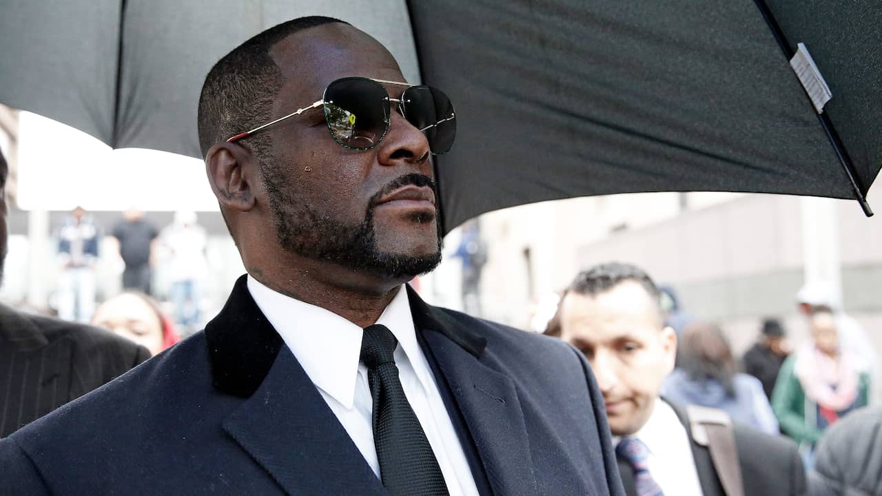 R. Kelly no longer under permanent surveillance, singer would not be suicidal |  NOW