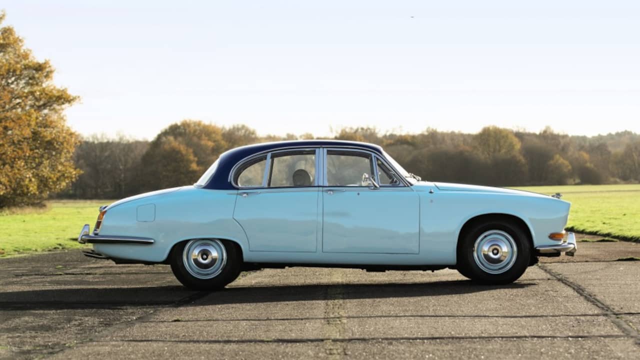 Lord Mountbatten designed blue Jaguar is up for auction |  NOW