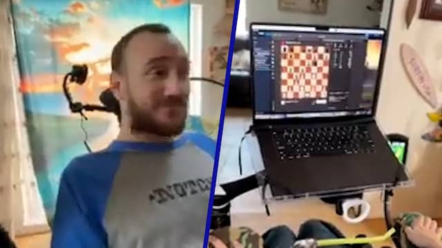 Eerste mens met hersenchip toont hoe hij schaakt op laptop