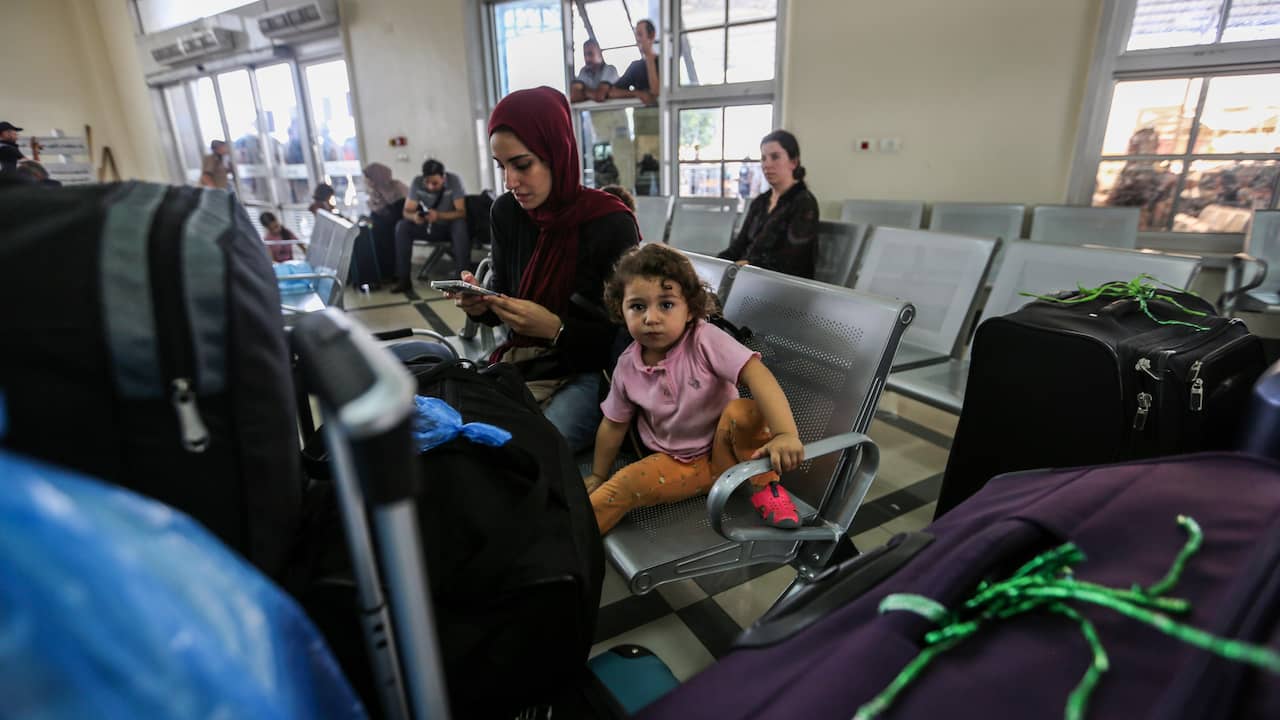 Gli stranieri e i feriti potranno lasciare Gaza dopo la riapertura del confine con l’Egitto  al di fuori
