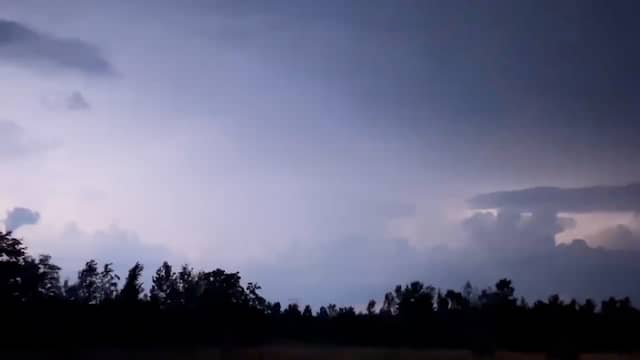 Amerikaan filmt spectaculaire 'lichtshow' tijdens onweer