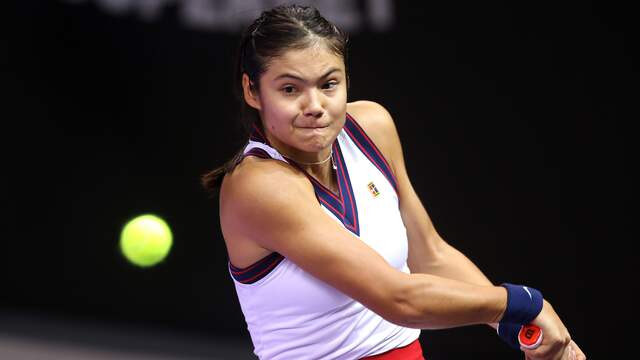 Emma Raducanu had meer dan twee uur nodig om Polona Hercog te verslaan.