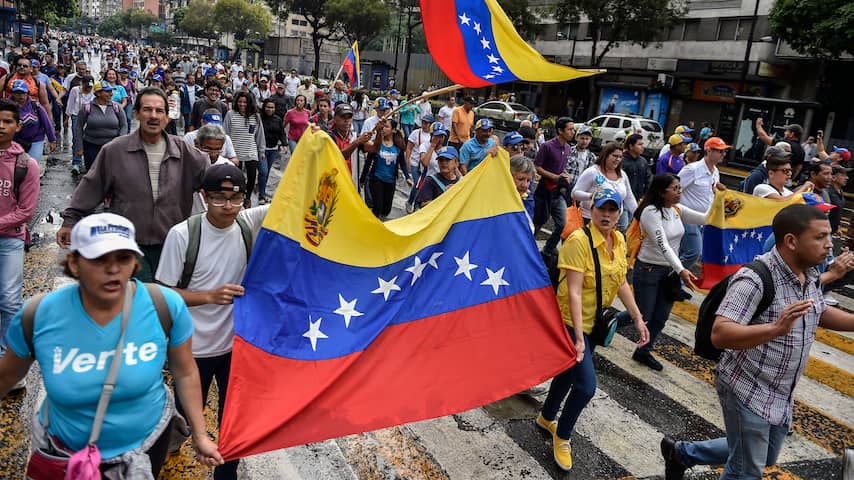 Vier doden in aanloop naar massademonstratie in Venezuela