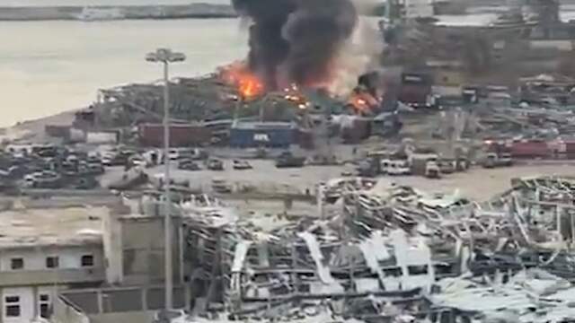 Beeld uit video: Chaos in straten Beiroet na enorme explosie in haven