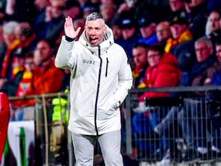 Go Ahead-coach Hake niet blij met VAR: 'Blijkbaar moeite om wakker te blijven'