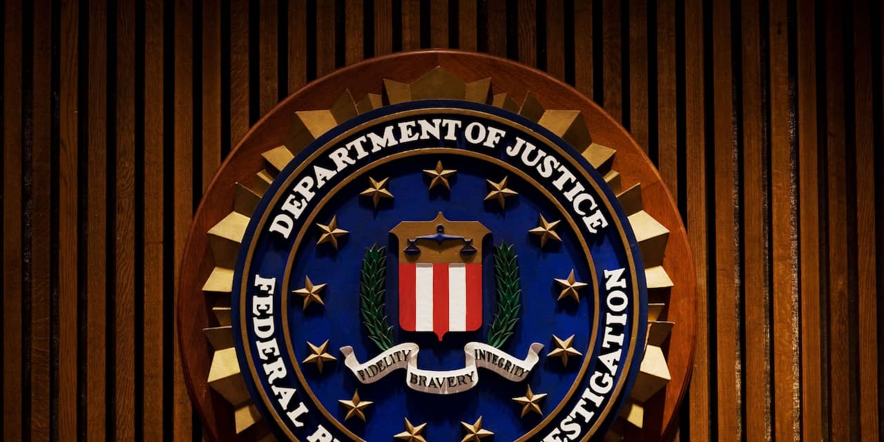Contactinformatie 20.000 FBI-medewerkers verschijnt online