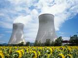 Waarom het ene land stopt met kernenergie en het andere centrales bouwt