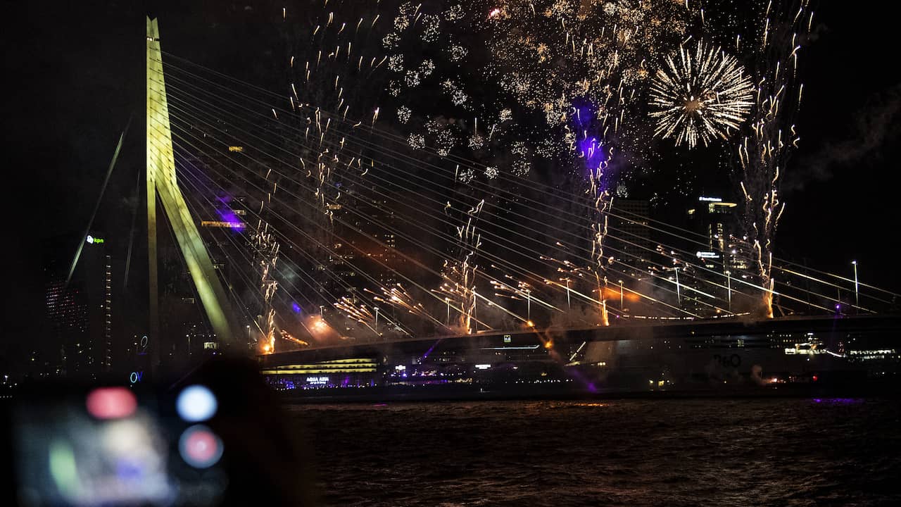 Nederland knalt 2024 in met het Nationale Vuurwerk in Rotterdam