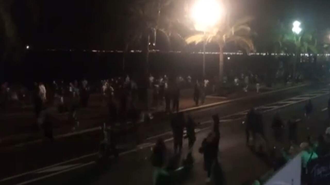 Mensen in Franse plaats Nice vluchten na aanslag