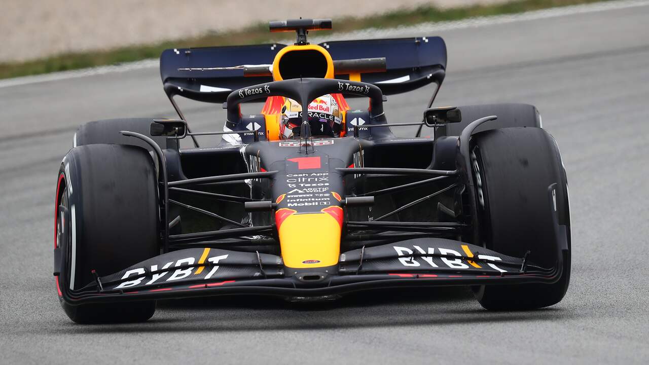 Max Verstappen probeerde vorige week in Barcelona voor het eerst zijn auto voor 2022.