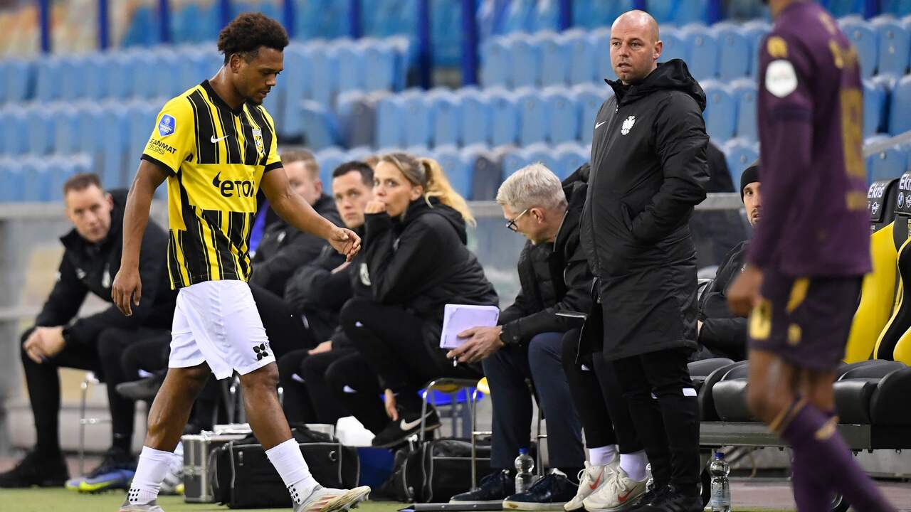 Loïs Openda werd tegen FC Groningen uit het veld gestuurd na een elleboogstoot.