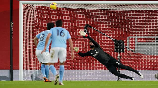De penalty van Ilkay Gündogan vloog over het doel.