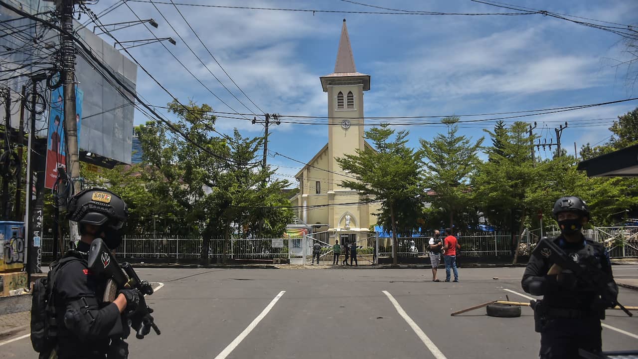 Indonesian church bombing: perpetrators dead and 20 injured |  NOW