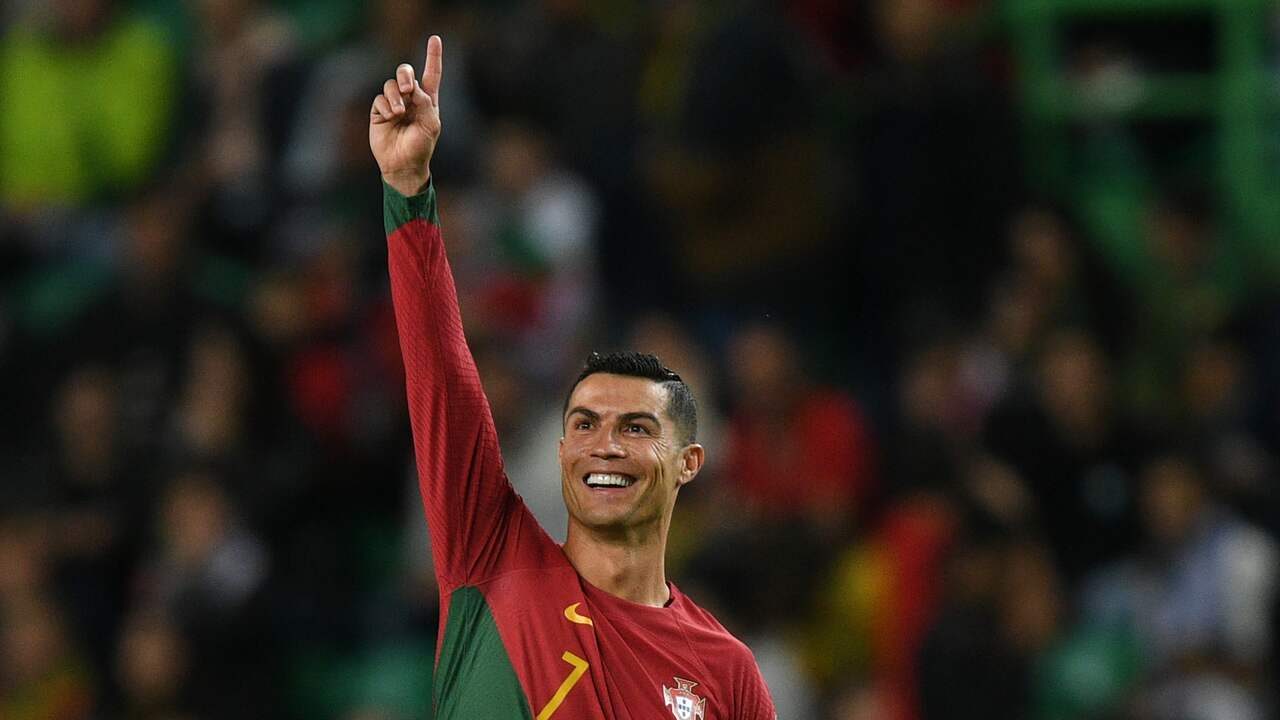 Beeld uit video: Ronaldo scoort uit vrije trap en zet Portugal op 4-0-voorsprong