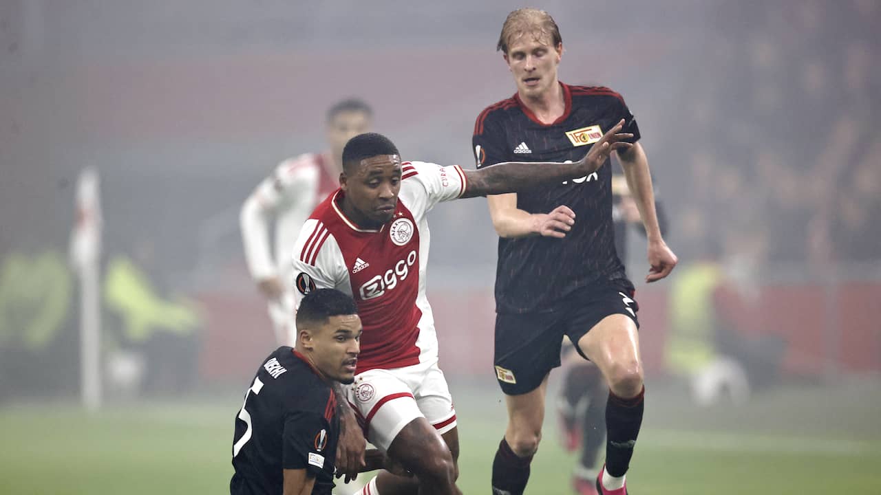 Ajax komt door afgekeurde goal goed weg tegen Union | NU.nl