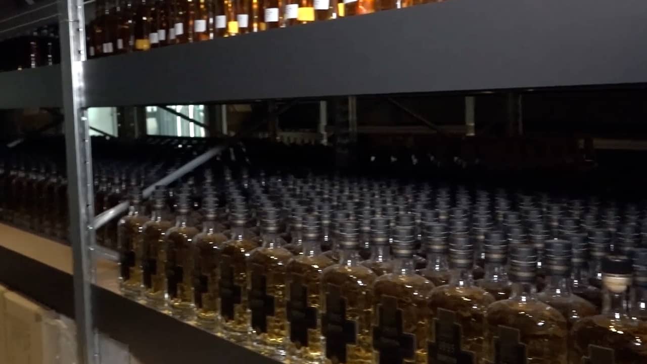 Beeld uit video: Duurste 'beleggingswhisky' in Nederland is bijna ton waard