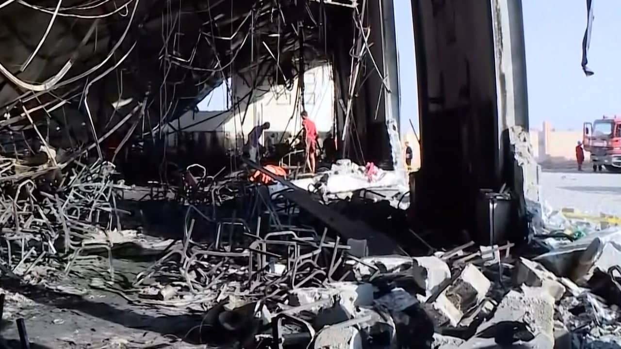 Beeld uit video: Feestzaal zwartgeblakerd na dodelijke brand op Iraakse bruiloft
