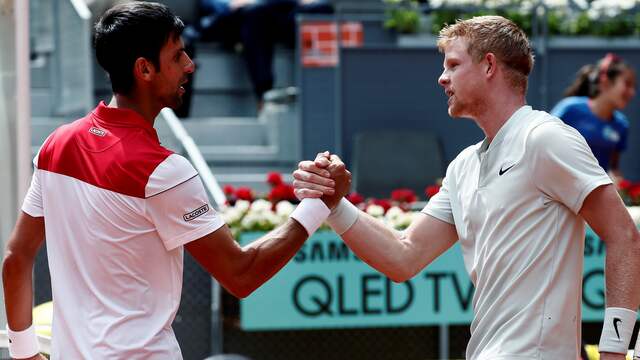 Djokovic schudt Edmund de hand