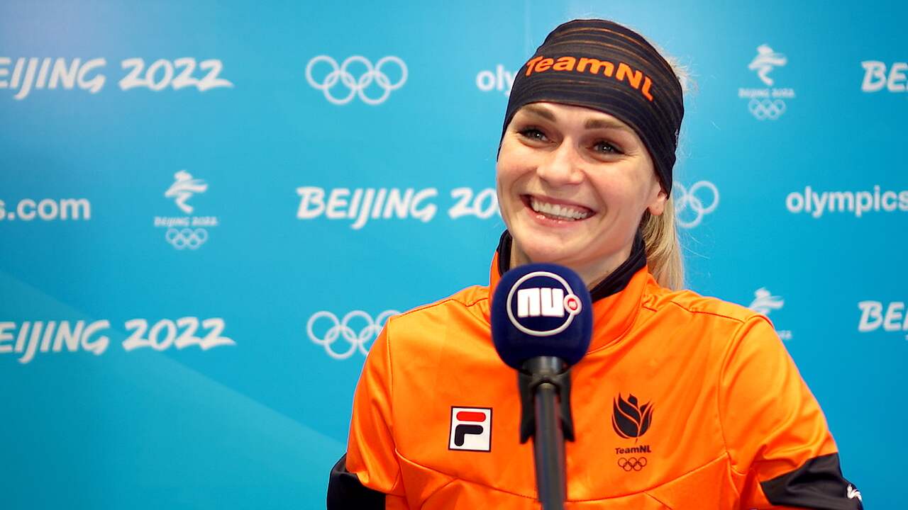 Beeld uit video: Schouten evenaart Van Gennip en grapt: 'Nog eentje Yvonne'