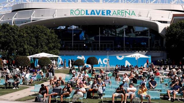Zowel binnen als buiten de stadions konden fans naar tenniswedstrijden kijken.
