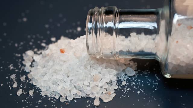 De voorganger van 3-MMC is de inmiddels verboden drug 4-MMC. Het middel werd ook wel verkocht als plantenvoeding of badzout.