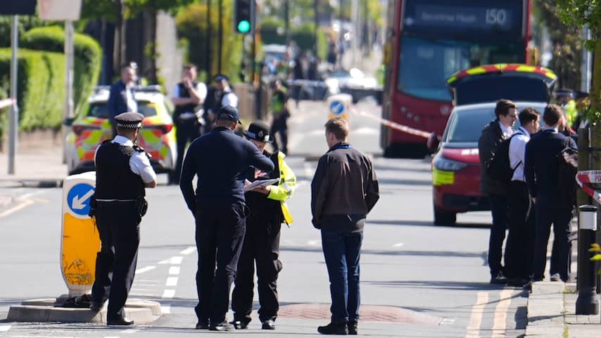 Man met zwaard steekt in op mensen in Londen, jongen (13) omgekomen