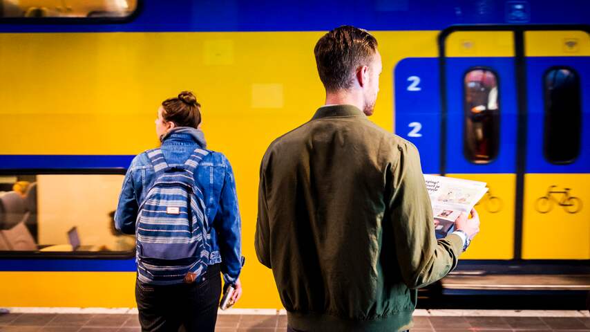 Defecte treinen zorgen tijdelijk voor problemen van en naar Rotterdam