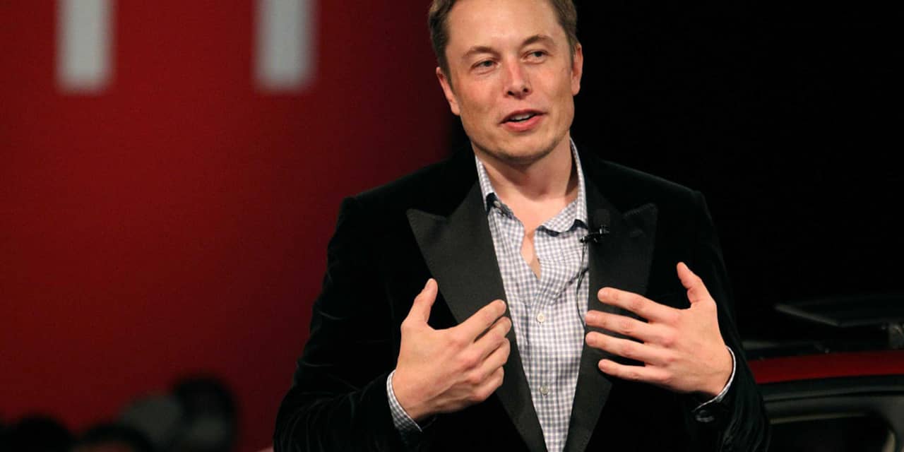 Elon Musk schikt en stapt op als bestuursvoorzitter bij Tesla